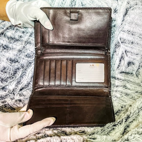 GUC - COACH SIGNATURE STRIPE CHECKBOOK WALLET W/ORIGINAL TAGS (47852) - Picture 2 of 3